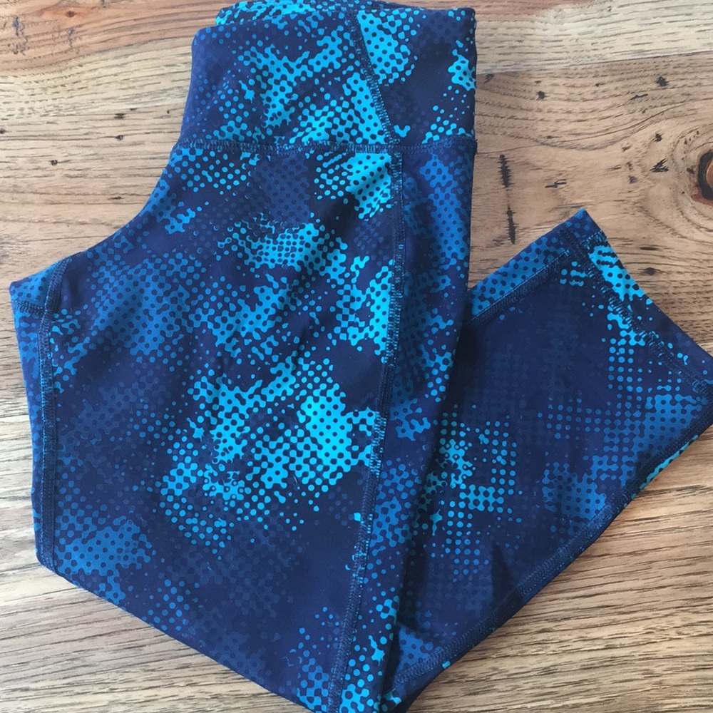 Old Navy Active Go Dry Crop Leggings